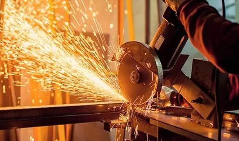 La actividad industrial cayó 1,8% en junio y cerró un primer semestre en rojo
