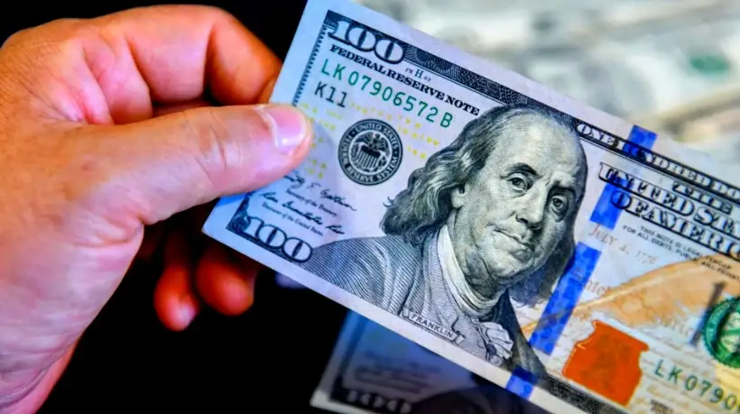 El dólar alcanzó su valor más alto en siete meses