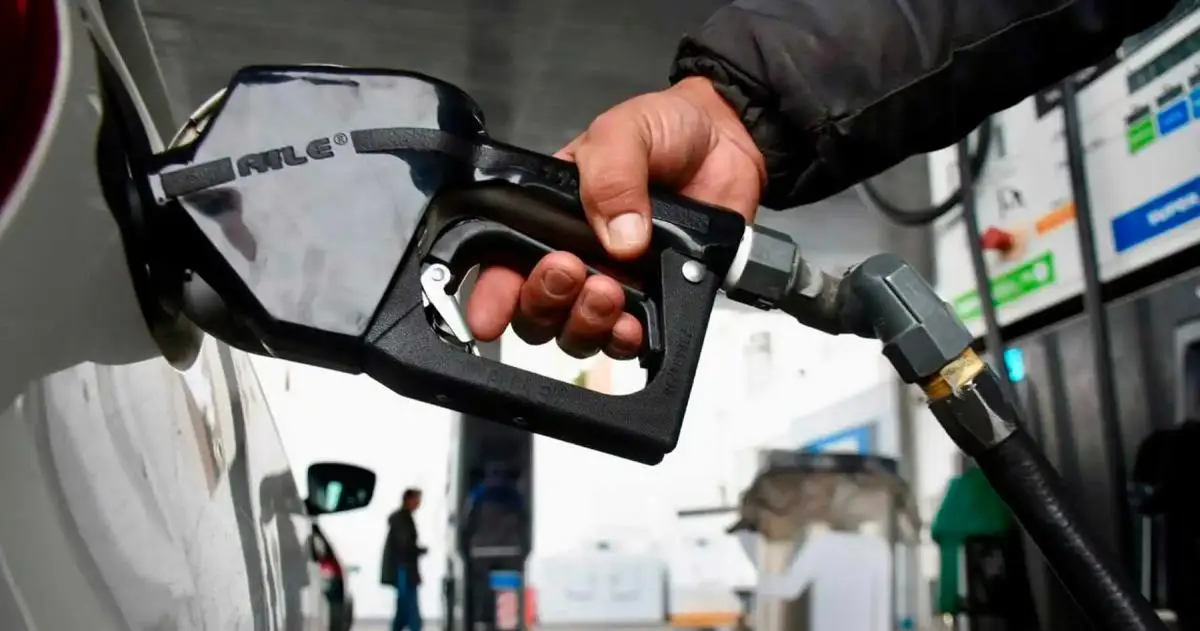 Petroleras congelan los precios y se alinean con YPF
