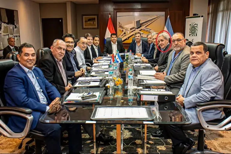 El extitular de la UCR Misiones estaría cobrando casi 17 mil dólares mensuales como consejero de la EBY