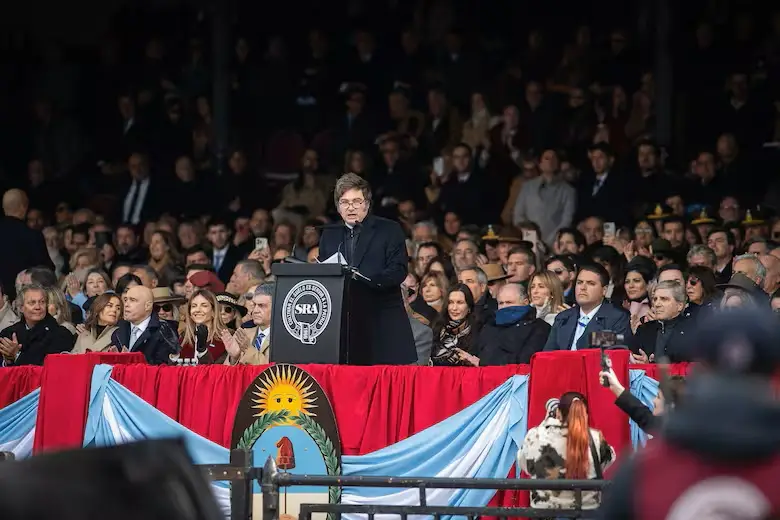 Milei prometió bajar las retenciones a la soja al 15% en 2029