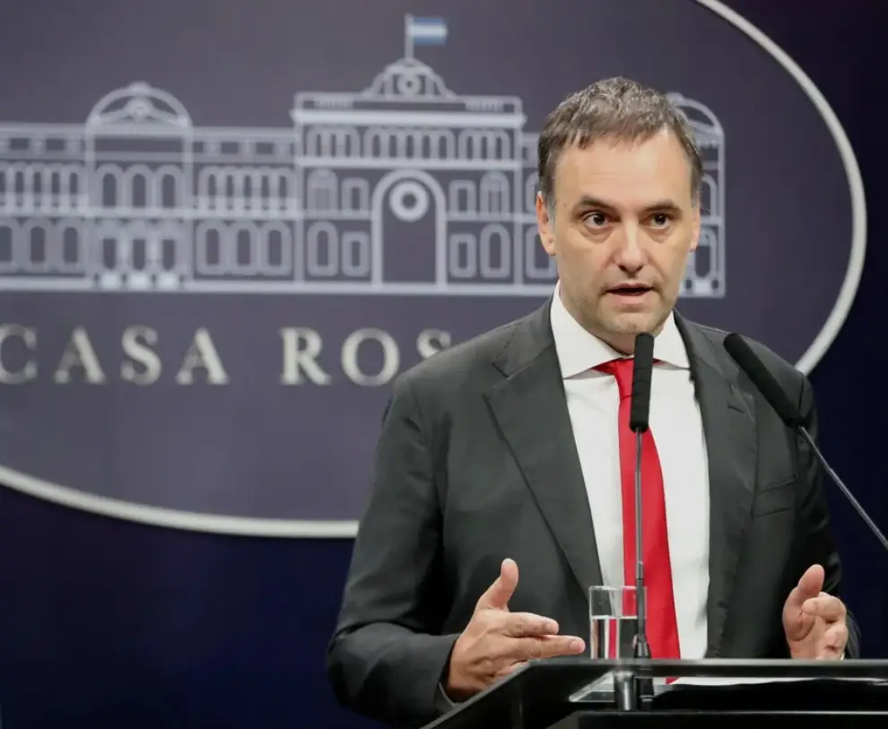 Avanza la investigación sobre inmuebles y viajes de Adorni