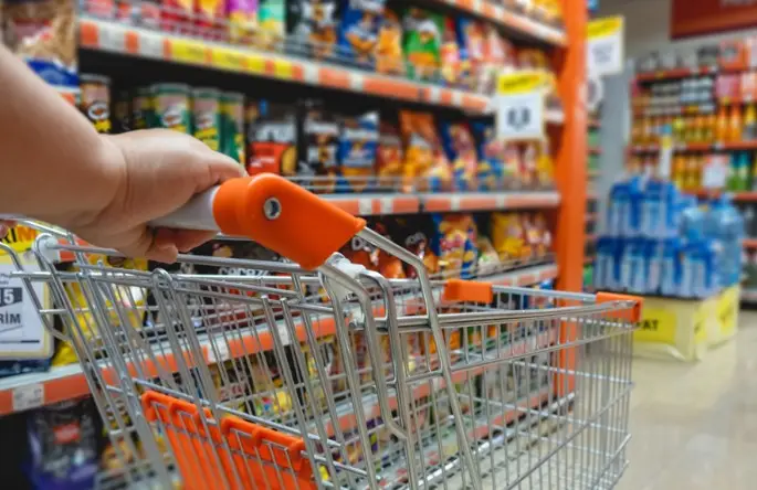 El consumo masivo cayó en junio por sexto mes consecutivo