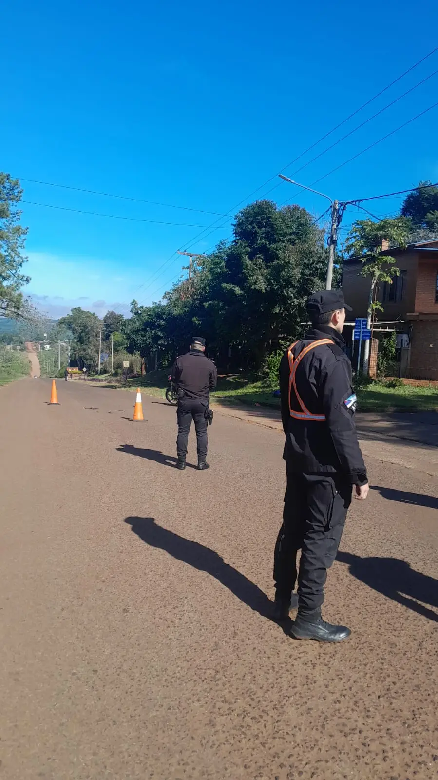 Un chofer de Vialidad chocó una moto y se dio a la fuga