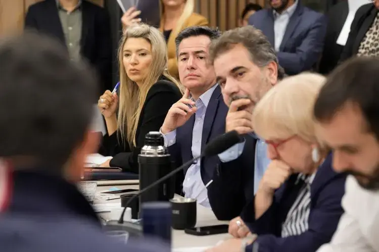 El PRO y De Loredo salvaron a Milei e impidieron que el peronismo presida la comisión del caso Libra