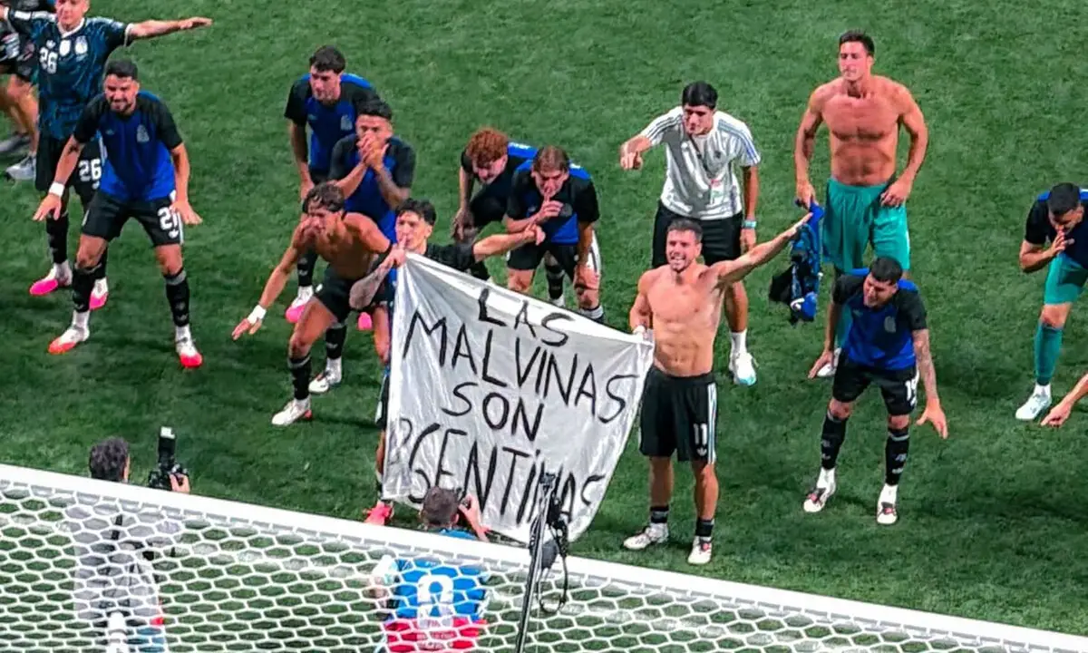 Los jugadores de la Scaloneta reivindicaron el reclamo por Malvinas