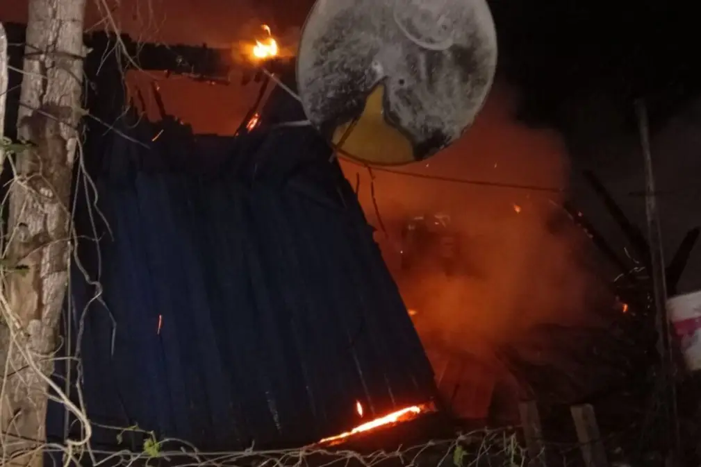 Investigan presunto incendio intencional de una vivienda en Posadas