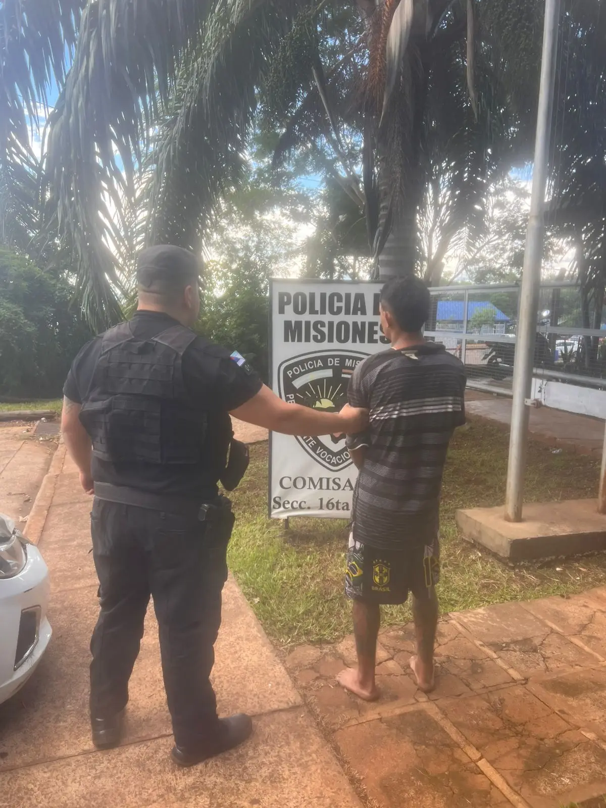 Arrestaron a un ladrón acusado de apuñalar a un joven