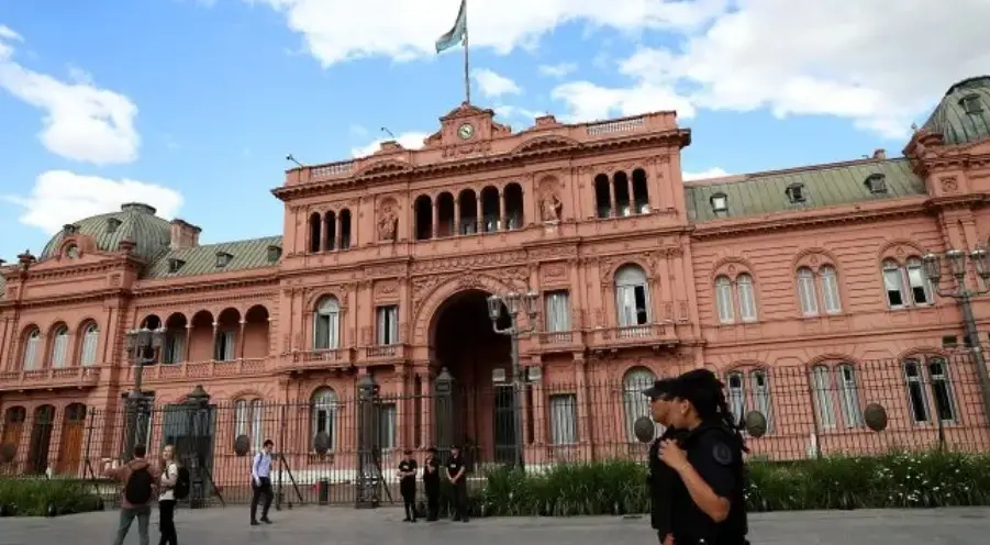 La motosierra de Milei: se registraron 43.778 despidos en el sector público