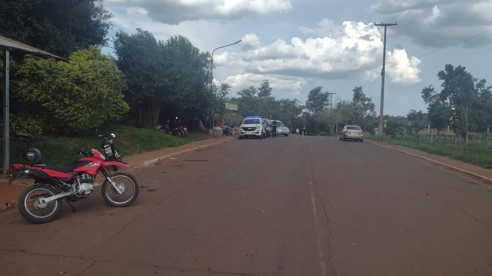 Dos motos chocaron en Cerro Azul: una herida está grave
