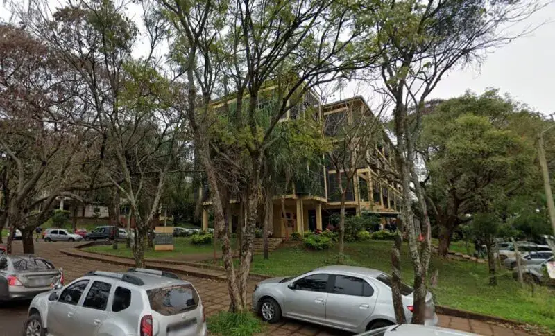 Exigen separar de un Colegio privado, al docente imputado por abuso