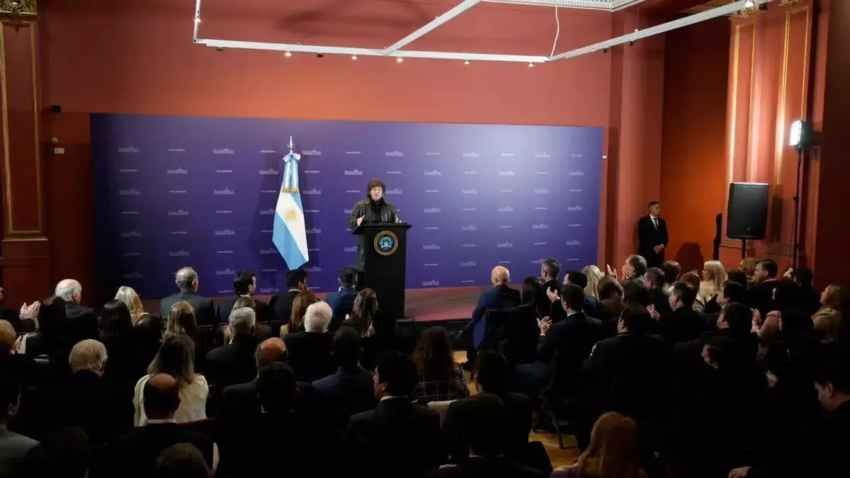 Reforma del BCRA: Milei reúne a legisladores libertarios