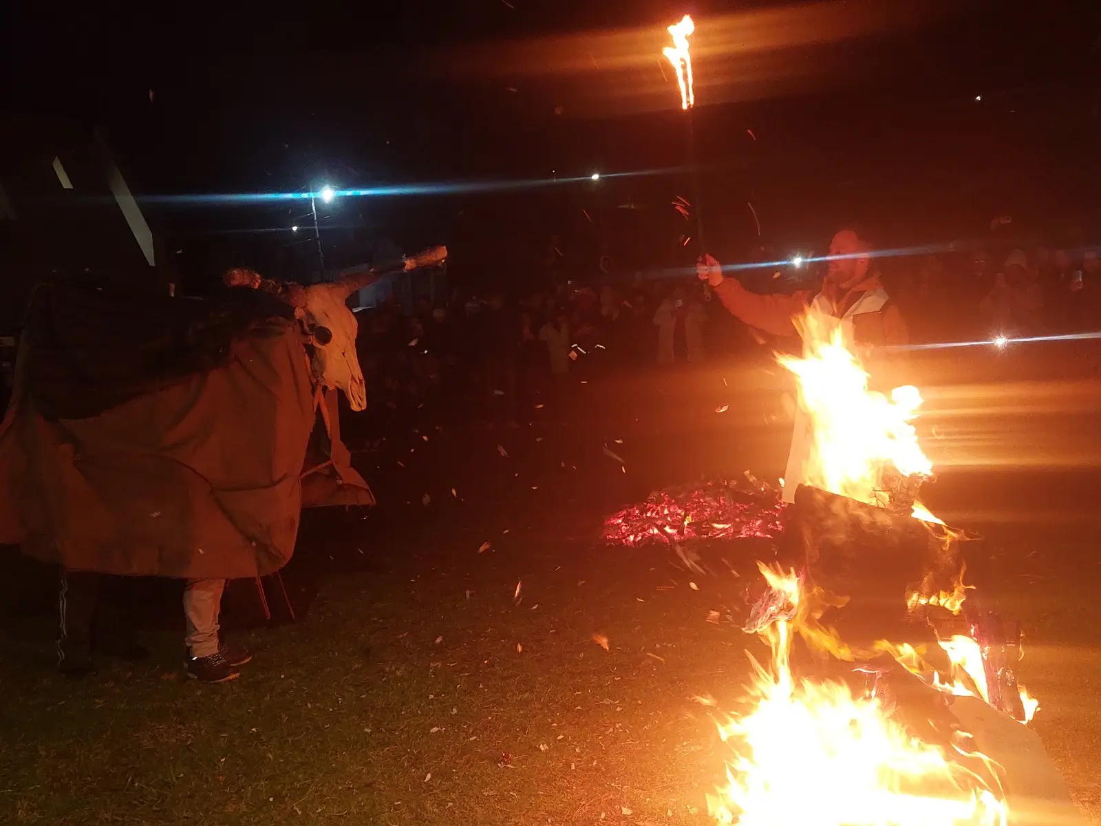 Así fue la multitudinaria noche de San Juan en Posadas