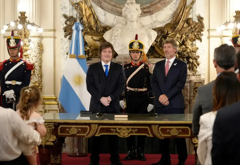 Mahiques asumió como nuevo ministro de Justicia de Milei