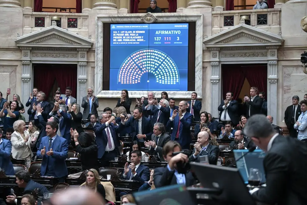 Ley de Glaciares: Milei remitió $13 mil millones a Misiones