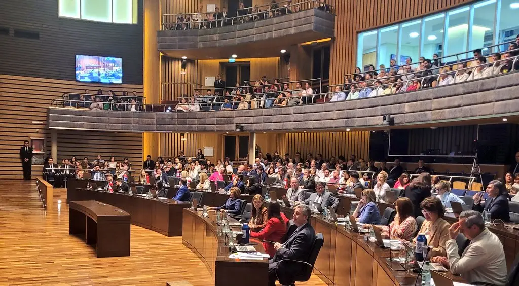 Seis diputados votaron en contra del Presupuesto 2026