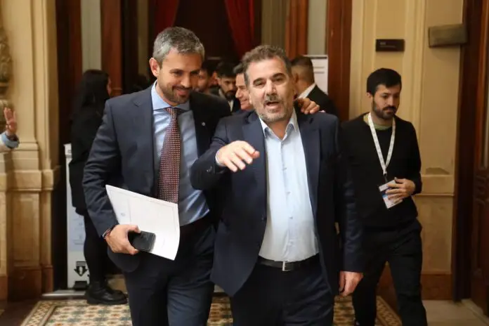 Critican al PRO y la UCR por frenar la interpelación a Adorni