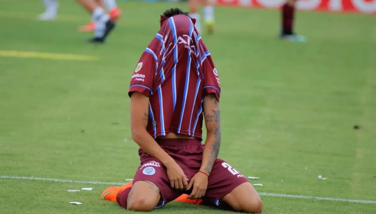 Godoy Cruz empató Riestra y descendió a la Primera Nacional