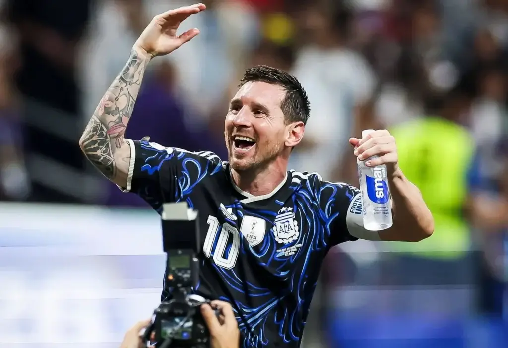 Messi: “Sabemos que hay gente no llega al fin de mes”