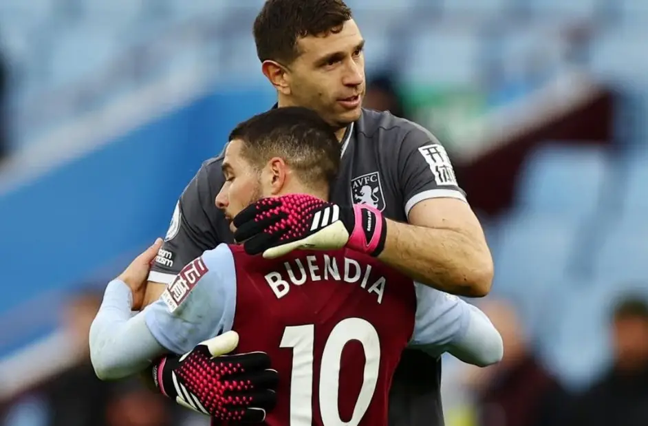 Con el “Dibu” Martínez y Buendía, el Aston Villa va por la Europa League