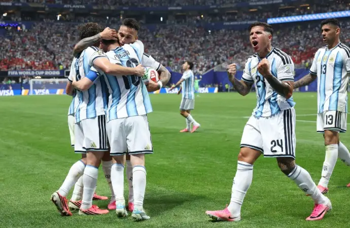 Tras la épica remontada, Argentina enfrenta a Suiza por un lugar en semis