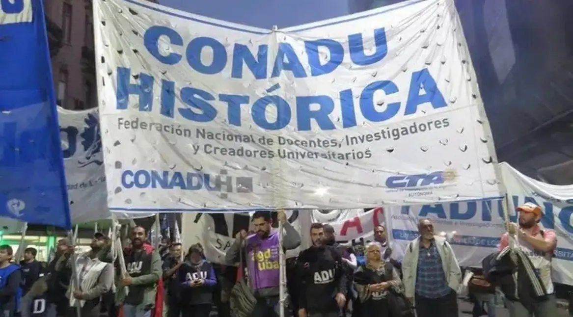Docentes universitarios se suman al “Salariazo”