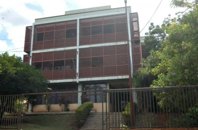 Designaron a una docente en un segundo cargo, de forma irregular