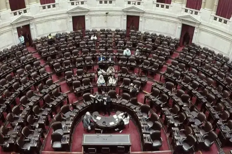 Diputados: Se cayó la sesión para interpelar a Karina