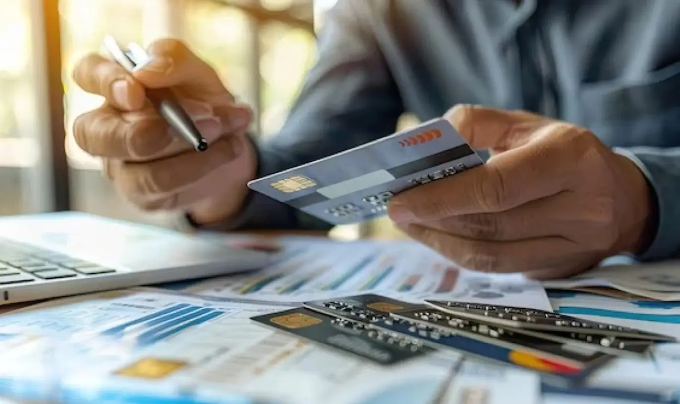 Morosidad en familias trepó al 12% en bancos y 31,5% en fintechs en abril