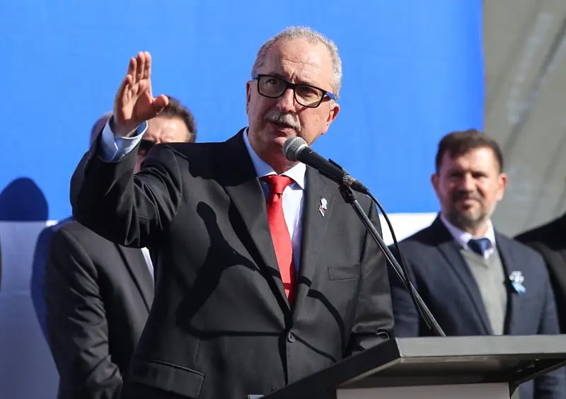 Passalacqua congeló su sueldo hasta fin de año