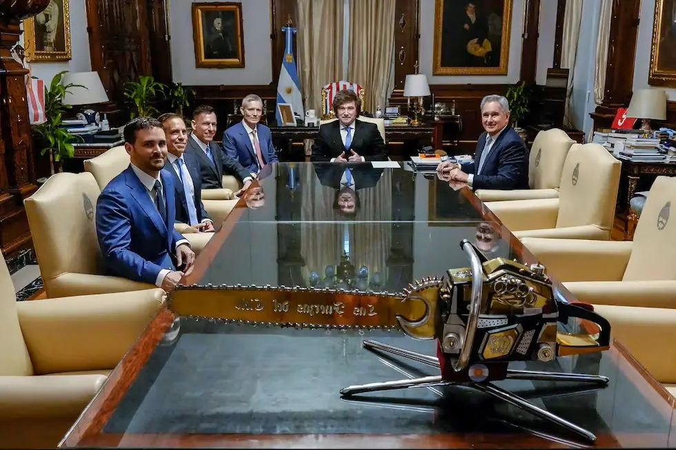 Thiel ofreció a Milei, un plan para gobernar a través de la SIDE