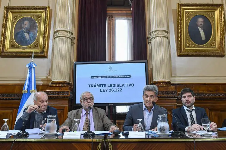 Se suspendió la reunión de la Bicameral que iba a tratar el DNU del acuerdo con el FMI