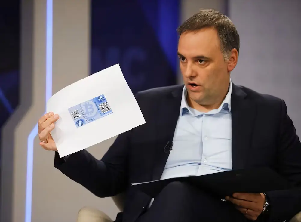 Corrupción: Adorni dice ganó US$ 500 mil con bitcoin