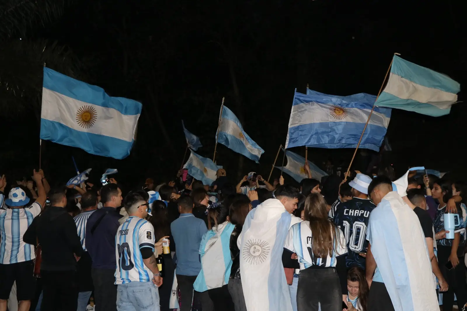 Miles de posadeños coparon la Costanera para celebrar el pase a la final