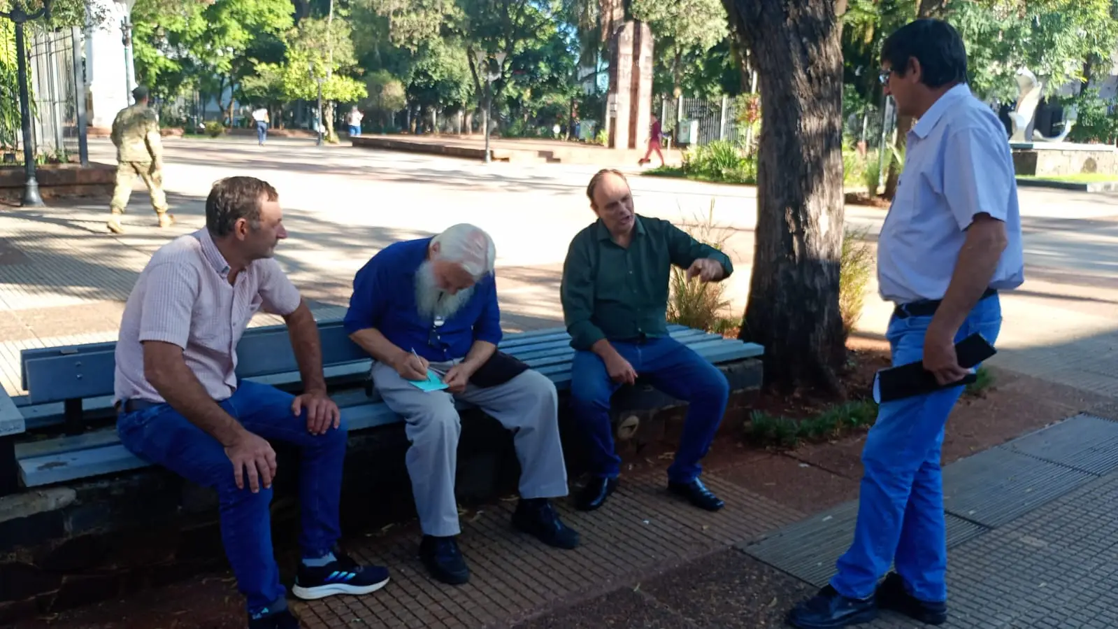 Productores van a la justicia contra la desregulación yerbatera