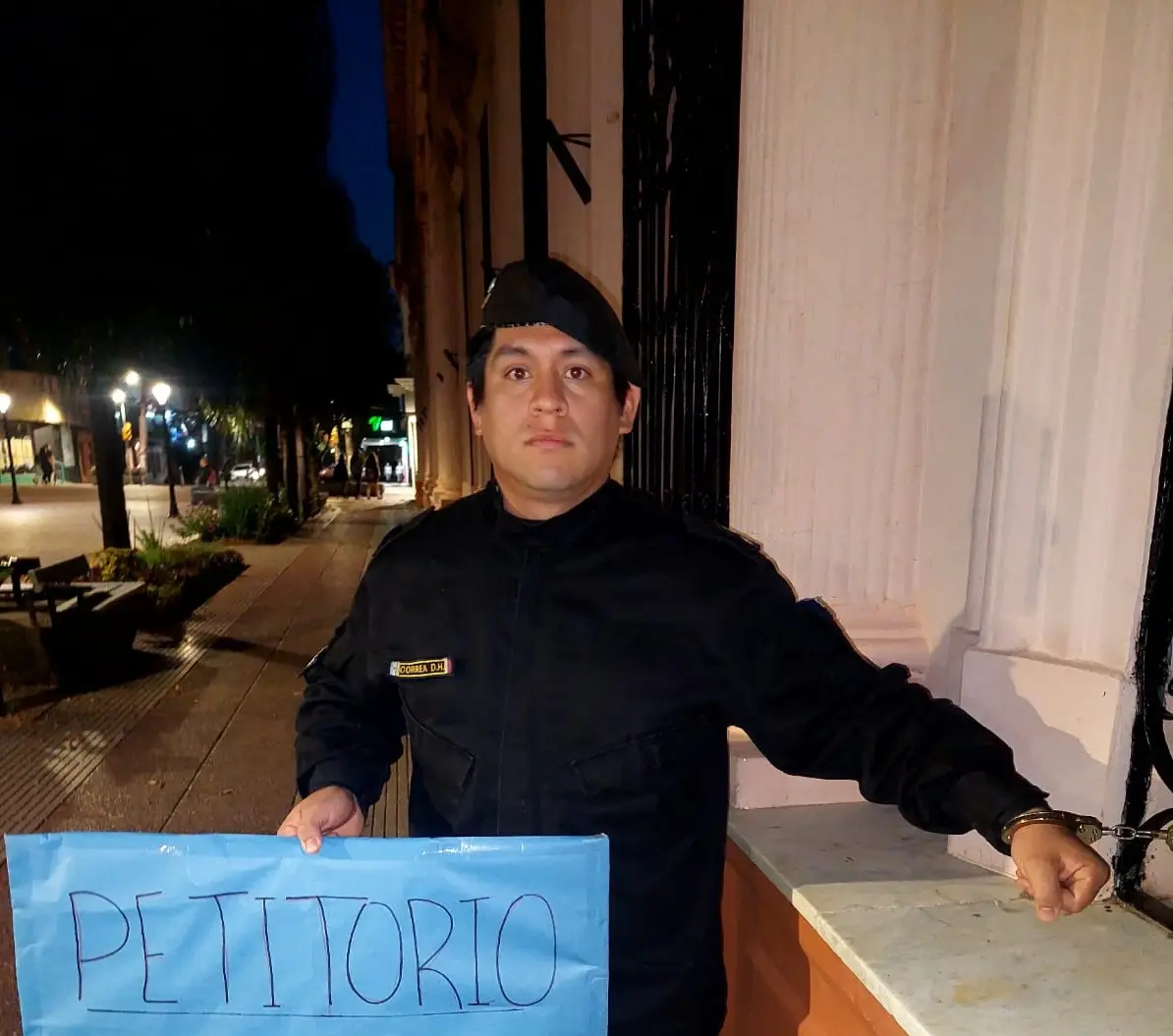 Expolicías exonerados: “El decreto de destitución no existe”