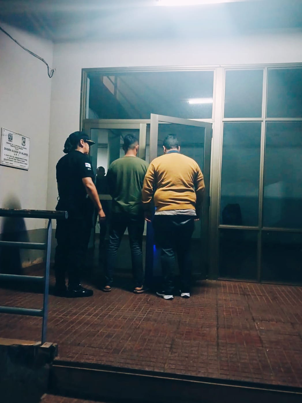 Pasaron a disponibilidad a policía investigado por facilitar la fuga de detenido