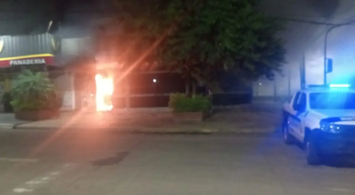 Incendio dañó una heladería en Posadas