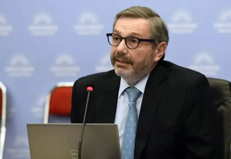 Otro más afuera: Echaron  al titular de la ANSES, Mariano de los Heros