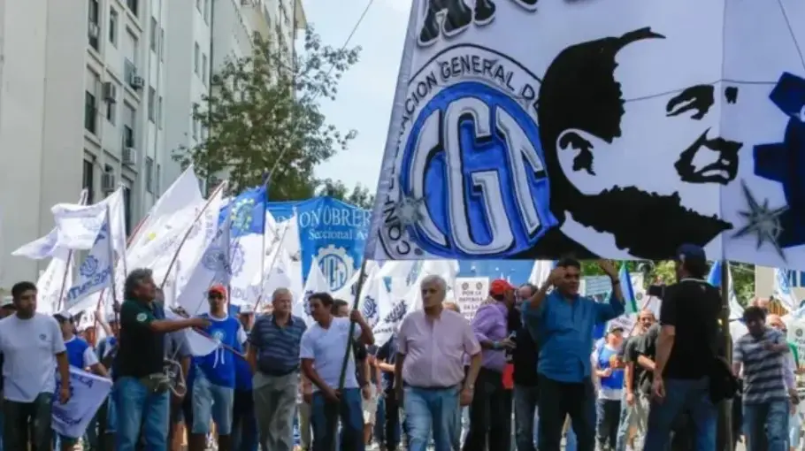 La CGT presentó un amparo contra el DNU que limita las huelgas
