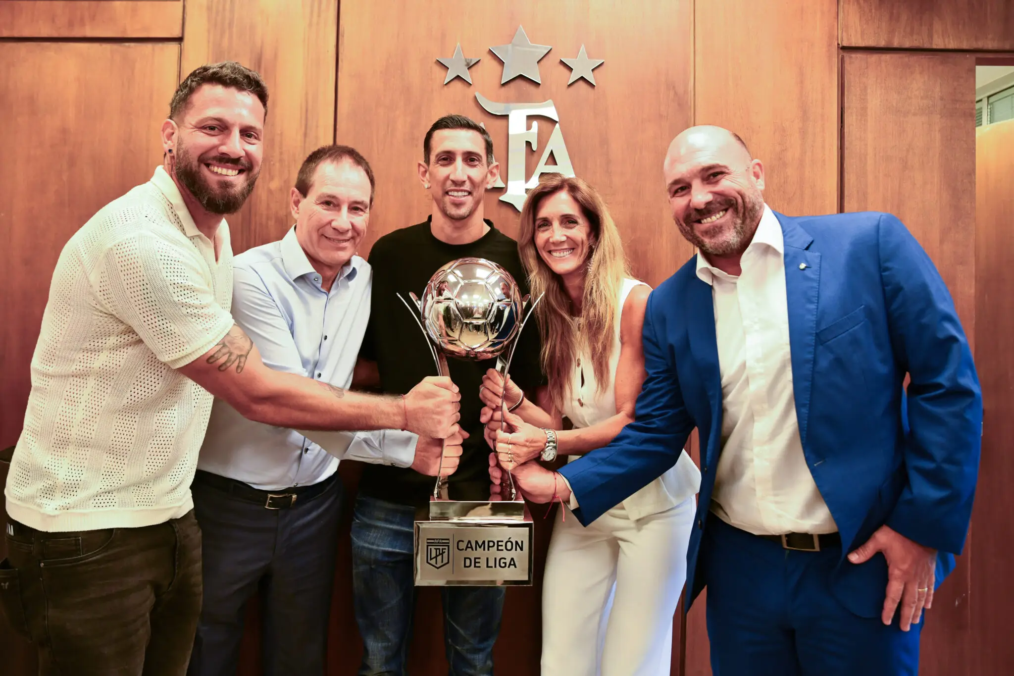 La AFA "inventó" un título para dárselo a Rosario Central y a Di María