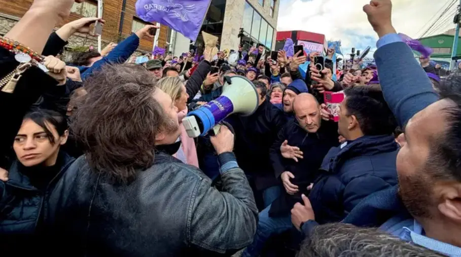 Milei suspendió su actividad en Tierra del Fuego en medio de protestas