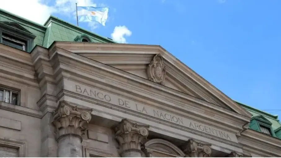 Por decreto, Milei convirtió el Banco Nación en sociedad anónima