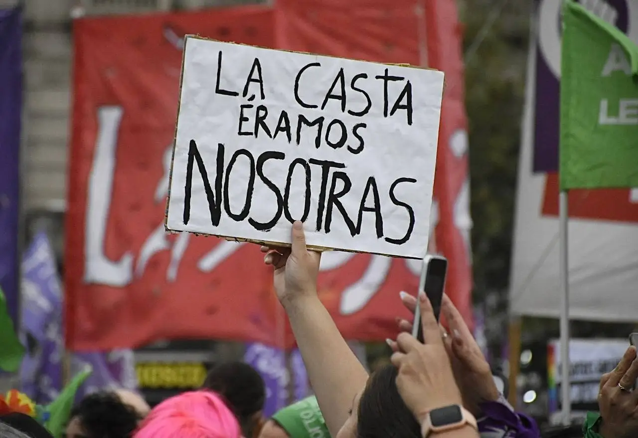Cómo las políticas de Milei profundizaron las brechas de género