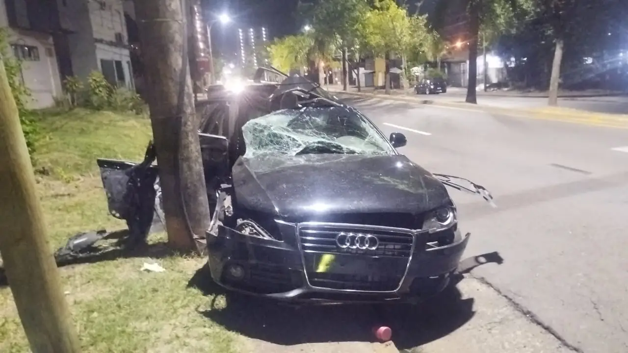 Un menor manejaba un Audi, chocó y mató a su hermano