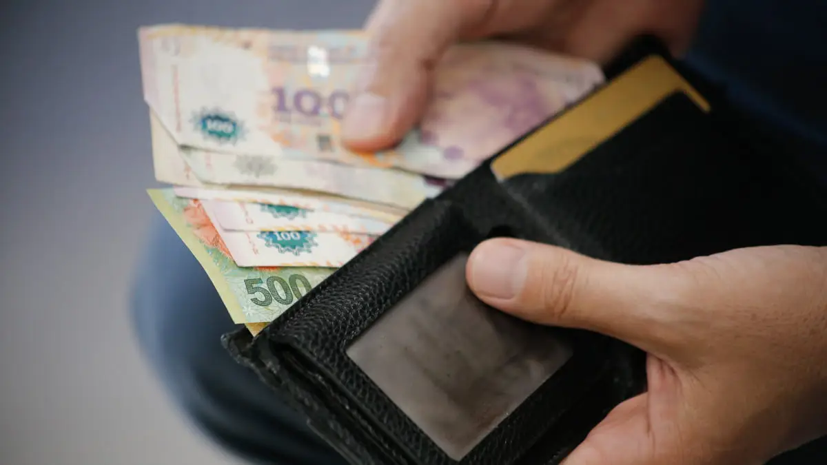 El salario mínimo se derrumbó en términos reales en los últimos 5 meses