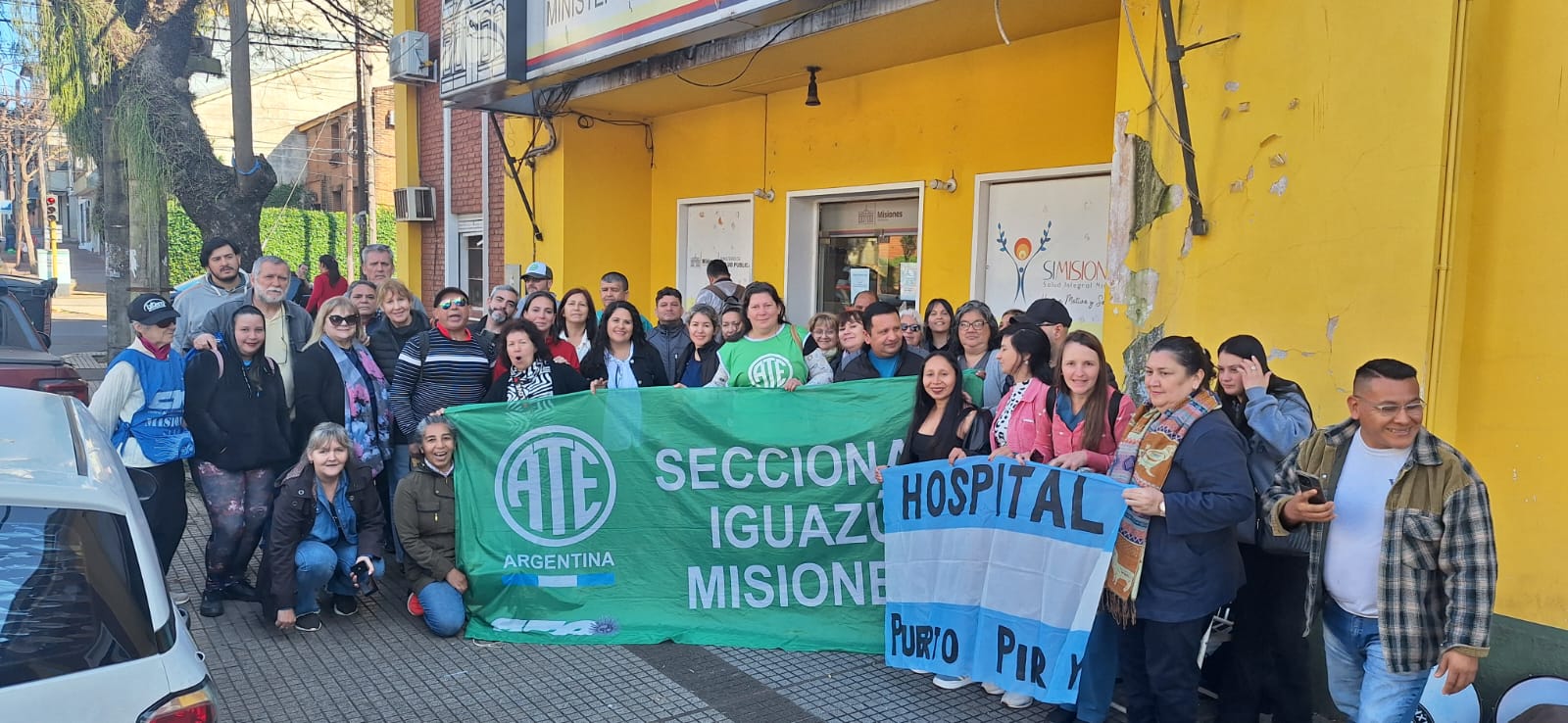 Empleados frente al MSP para una “vigilia” a la espera de la mesa salarial
