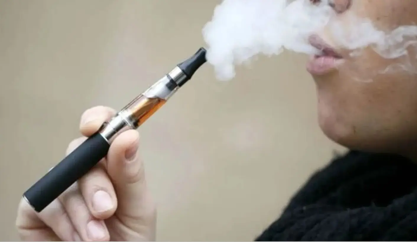 Crece el uso de vapeadores en menores: “es más agresivo que el cigarrillo común”