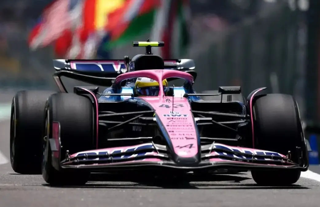 Choque y abandonó de Colapinto en la carrera sprint del GP de Brasil