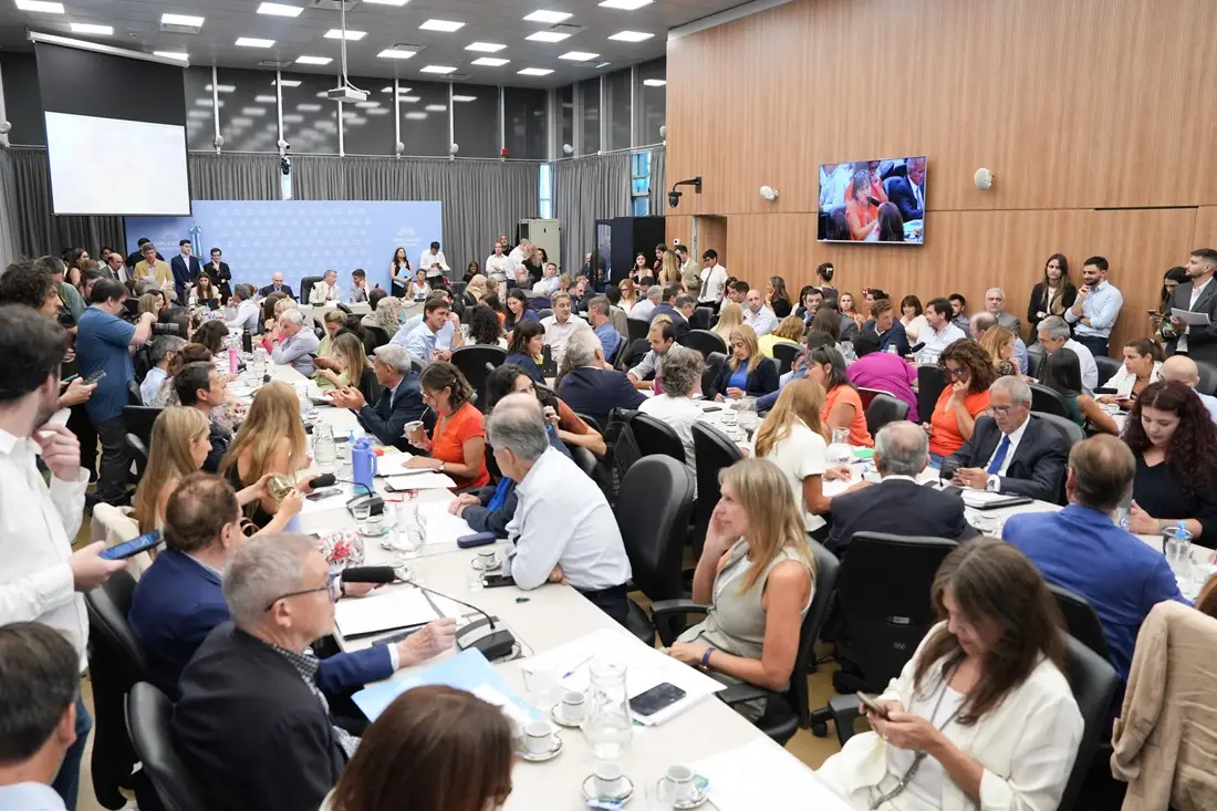 El oficialismo consiguió el dictamen para suspender las PASO gracias al apoyo de gobernadores
